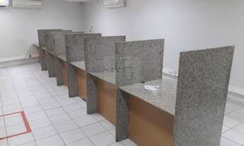 Imagem 7: PRÉDIO COM ESTACIONAMENTO