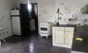 Imagem: Quarto mobiliado, individual, homem