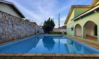 Imagem 2: Casa térrea em 2 lotes, área total 720 m² a 500 metros da praia