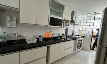 Imagem 2: 4 quartos, suíte, 1 vaga, mobiliado. Asa Sul