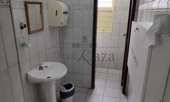 Imagem 5: Casa para venda tem 310 metros quadrados com 2 quartos em Centro - Jacareí - SP