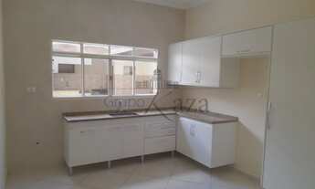 Imagem 3: Apartamento para aluguel tem 210 metros quadrados com 4 quartos