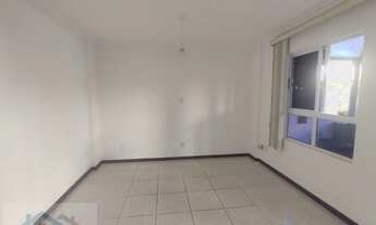 Imagem 5: Viva com tranquilidade e conforto em um condomínio seguro no bairro Stella Maris