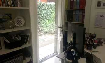 Imagem: Casa à venda com 900,00m² e 4 quartos