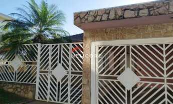 Imagem: Casa de condomínio em Rua das Mangueiras