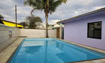 Imagem: Casa com 4 quartos e piscina à venda na