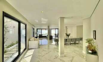 Imagem 7: Sobrado para aluguel e venda possui 528 m2 com 6 quartos em São Paulo II - Cotia - SP