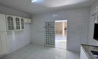 Imagem 6: Oportunidade - Casa Sobrado - Residencial De Ville - 4 Dormitórios - 200m²