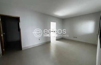 Imagem 4: Casa à venda, 3 quartos, 1 suíte, 2 vagas, São Jorge - Uberlândia/MG