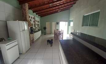 Imagem 6: Sobrado para venda possui 485 metros quadrados com 7 quartos