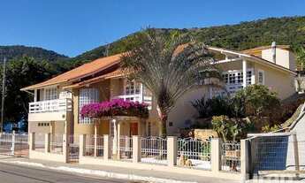 Imagem: Casa com 3 dormitórios e piscina à venda