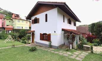 Imagem 2: Casa com 4 Quartos à venda, 186 m² por R$ 900.000 - Golfe - Teresópolis/RJ