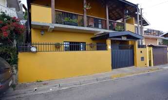 Imagem 3: Casa próxima ao centro comercial de Campos do Jordão