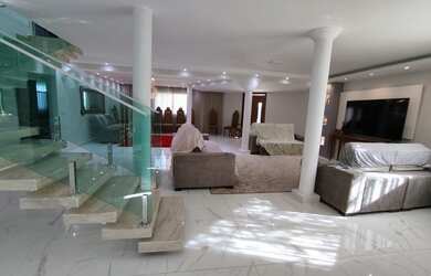 Imagem 2: Sobrado com 600 metros quadrados 6 quartos