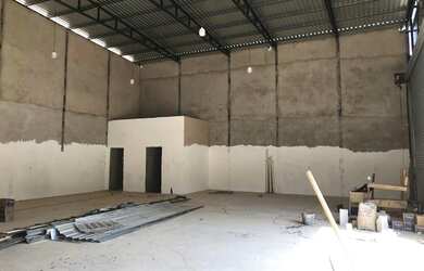 Imagem 3: RUA 7 loja com 261 metros frente avenida pé direito duplo