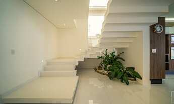 Imagem 4: Casa de condomínio para venda tem 398 metros quadrados com 3 quartos