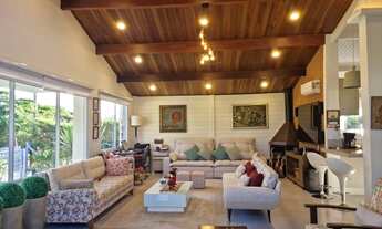 Imagem 5: Casa térrea com charmoso pergolado em localização privilegiada