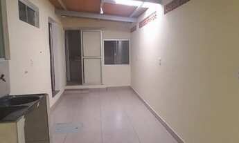 Imagem: Aluga-se uma casa de 2 quartos na QD. 27