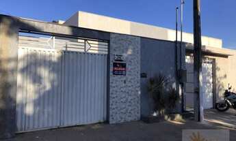 Imagem: Casa com 2 dormitórios para venda por R$250.000,00