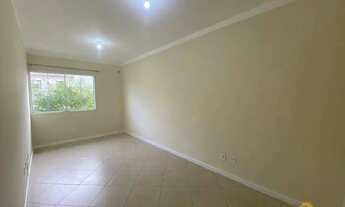 Imagem 6: Casa espaçosa com 3 quartos, ampla suíte e churrasqueira na Morada da Colina