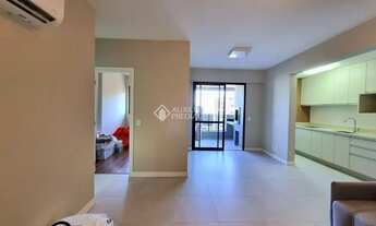 Imagem 2: Apartamento com 2 dormitórios e vista para o mar no Centro