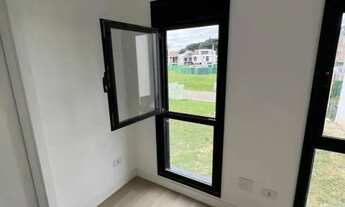 Imagem 16: Sobrado para Venda em Curitiba, Santa Cândida, 3 dormitórios, 3 suítes, 4 banheiros, 3 vag