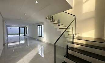 Imagem 3: Casa Duplex com 4 quartos, sendo 3 suites, com quintal, piscina, R$ 2.850.000,00