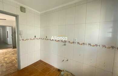 Imagem 7: Apartamento para locação com 2 dormitórios vaga rotativa no bairro Humaitá em Porto Alegre