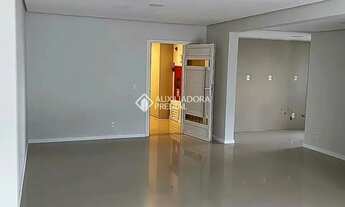 Imagem 4: Osório - Em prédio belíssimo, estilo neoclássico 3 dormitórios