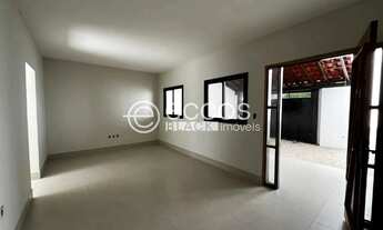 Imagem 2: Casa à venda, 3 quartos, 1 suíte, 2 vagas, São Jorge - Uberlândia/MG