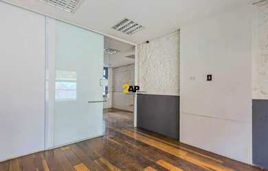 Imagem 7: Ponto Comercial à Venda ou Locação em Santa Cecília, São Paulo-SP: 4 Salas, 2 Banheiros, 4