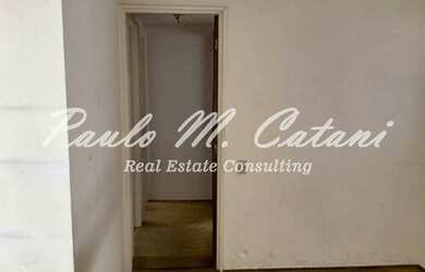 Imagem 5: Apto para reforma com 80 m2, 2 dormitórios, 1 vaga e amplos espaços em Pinheiros! Visite!