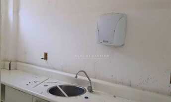 Imagem 7: Prédio comercial na Zona Norte