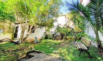 Imagem 3: Casa incrível com 350 m2 de terreno e um belo jardim, uma raridade pelo valor que se encon