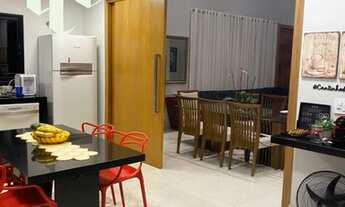 Imagem 3: Casa á venda Condomínio Portal da Serra com 03 suítes, piscina ,ofurô, campo futebol, escr