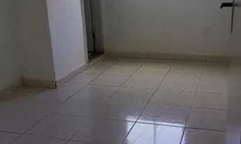 Imagem 6: Aluga-se casa: 1º andar, 2 quartos (1 suíte), sala, cozinha, banheiro, área de serviço