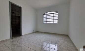 Imagem 6: Ótima casa de 02 quartos, no 1° andar