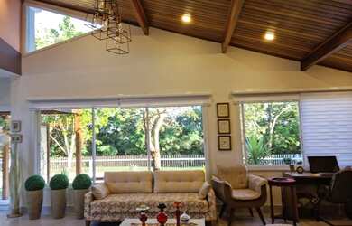 Imagem 6: Casa térrea com charmoso pergolado em localização privilegiada