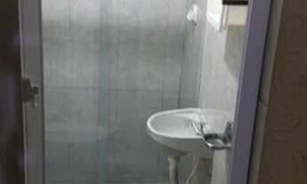 Imagem 5: Aluga-se suítes mobiliadas tipo quitinetes no Centro de Ro das Ostras tudo incluso