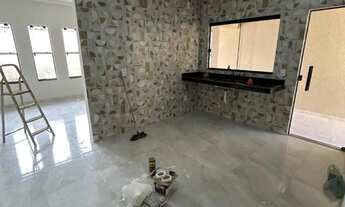 Imagem: Casa de 02 quartos recém construída na