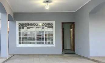 Imagem 4: Casa de condomínio para venda possui 207 metros quadrados com 4 quartos