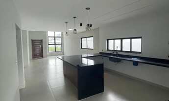 Imagem 5: Casa de condomínio para venda possui 206 metros quadrados com 3 quartos