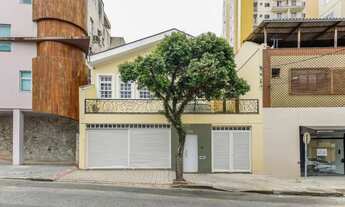 Imagem: Ampla casa com projeto assinado e localização