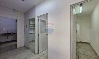 Imagem 5: Sala Comercial e 2 banheiros para Alugar, 250 m² por R$ 8.300,00 /Mês - Vinhedo