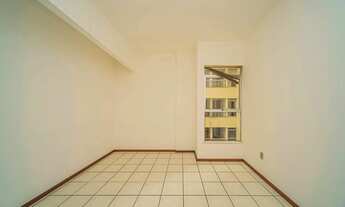 Imagem 6: Apartamento com localização prática e vaga no Centro para venda