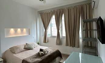 Imagem: Lindo quarto e sala com janela acústica