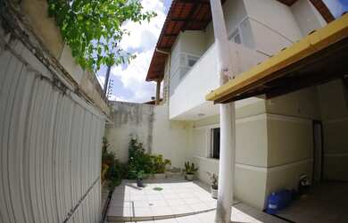 Imagem 2: Casa Duplex para venda possui 240 m² com 4 quartos em José de Alencar - Fortaleza - CE