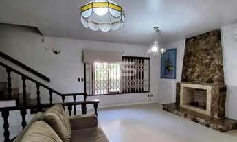 Imagem 4: Casa com 4 quartos, sendo 2 suítes, em amplo terreno com pomar ao lado localizada no bair