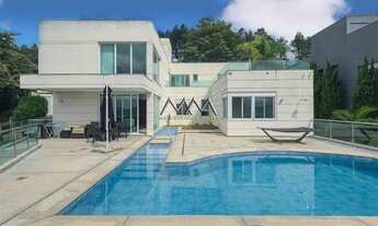 Imagem 2: Casa Mobiliada para Locação no Condomínio Vila Alpina com 4 Suítes 550m² área construída