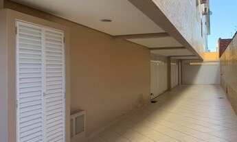 Imagem: Sobrado tríplex com 2 vagas de garagem